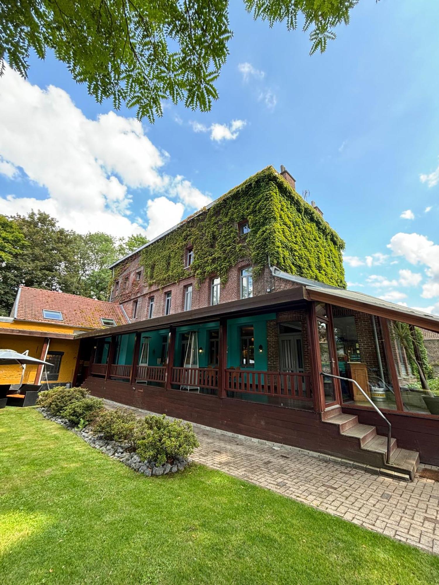 Logis Hotel-Restaurant - Le Moulin D'Artres Luaran gambar