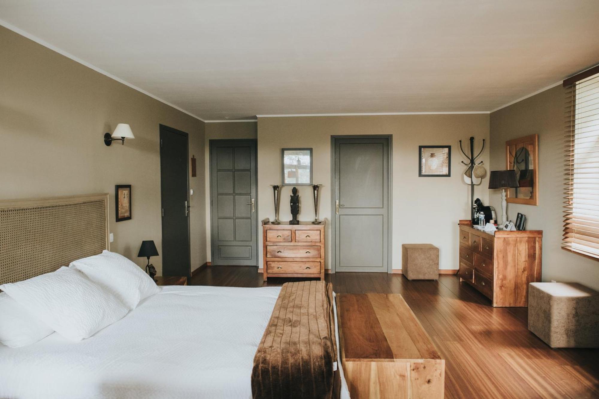 Logis Hotel-Restaurant - Le Moulin D'Artres Luaran gambar