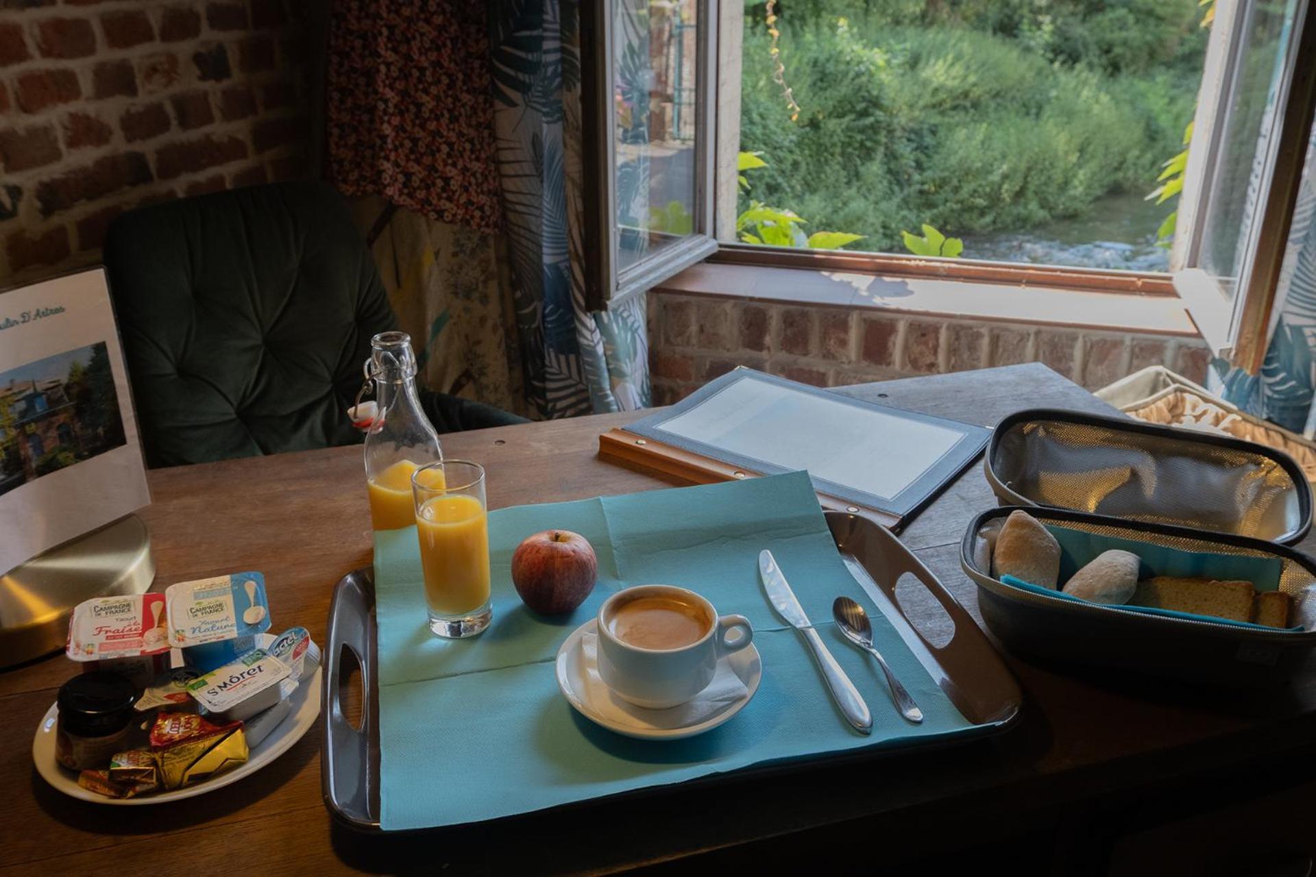 Logis Hotel-Restaurant - Le Moulin D'Artres Luaran gambar