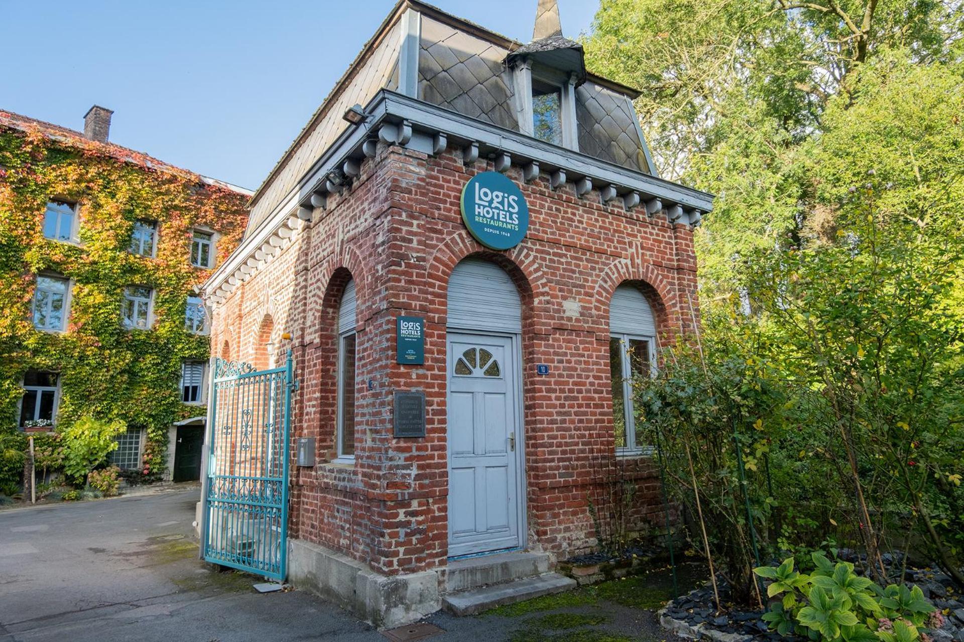 Logis Hotel-Restaurant - Le Moulin D'Artres Luaran gambar